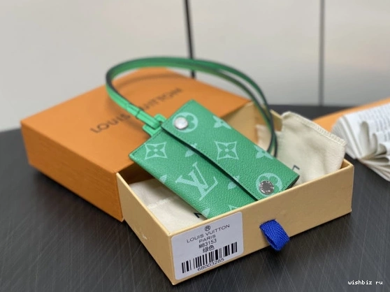 WIS Card Necklace-7.6*10*0.5CM Holder VUITTON LOUIS 0306